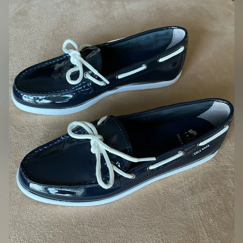 Women’s Cole Haan Navy Patent ‘Nantucket’ Camp Moc
Loafer SZ 9B - Picture 3 of 6
